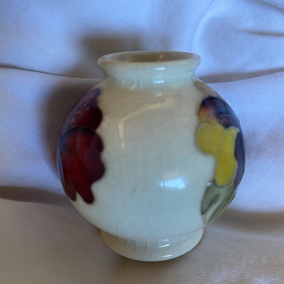 Moorcraft England Miniature Round Pottery Vase Hibiscus - Picture 4 of 5